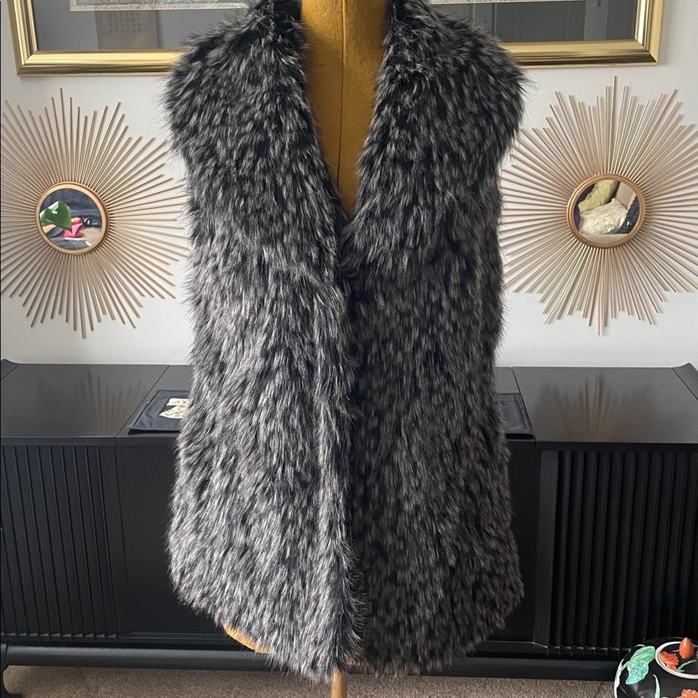 Faux fur vest White House Black Market